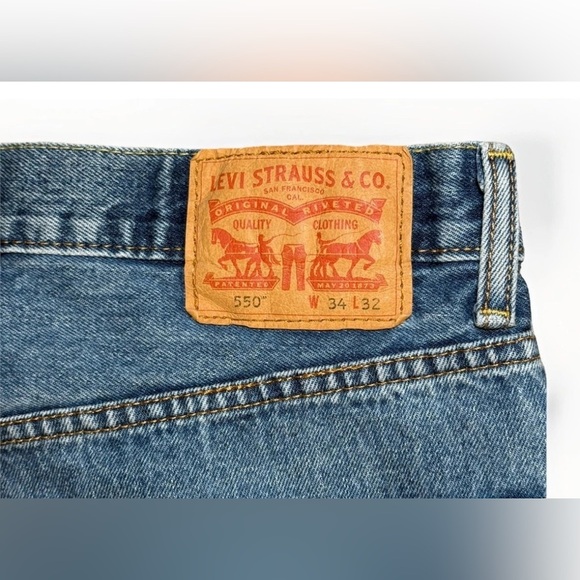 Levi’s Jeans Mens 34x32 Blue 550 Denim Pants Measures 33x31 Straight Faded - Picture 7 of 9